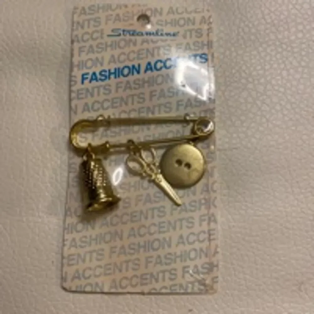 Vintage Fashion Accents Gold Sewing Themed Brooch Pin